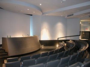 La sala conferenze del Mic, dove si tengono ogni anno importanti dibattiti sull'arte