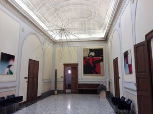 Il Must di Faenza è stato inaugurato nel 2016 e conta - con quella di Ugo Nespolo - 60 opere contemporanee