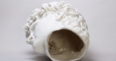 Andrea Salvatori, Testone, 2016, semirefrattario smaltato e porcellana